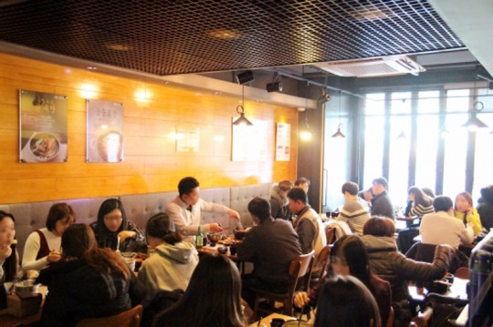 초복, 오공반계탕의 삼계탕보다 반계탕을 찾는 이유