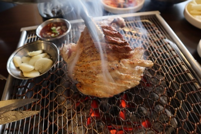 강릉 경포대 맛집… 강릉 가볼만한곳으로 전국5대생갈비 '풍년갈비'