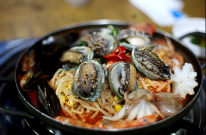  천지연폭포 맛집 제주도 관광객이 즐기는 강복자두루치기 맛보면