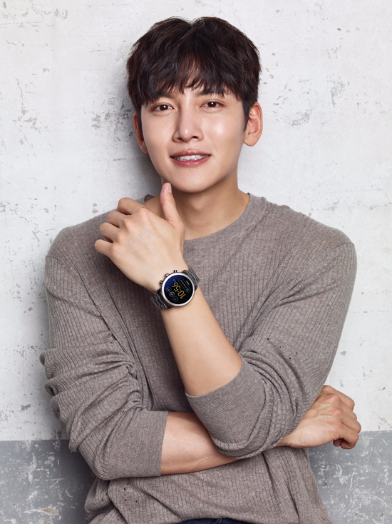 송지효&지창욱, 글로벌 브랜드 파슬 (FOSSIL)  전속 모델로 발탁