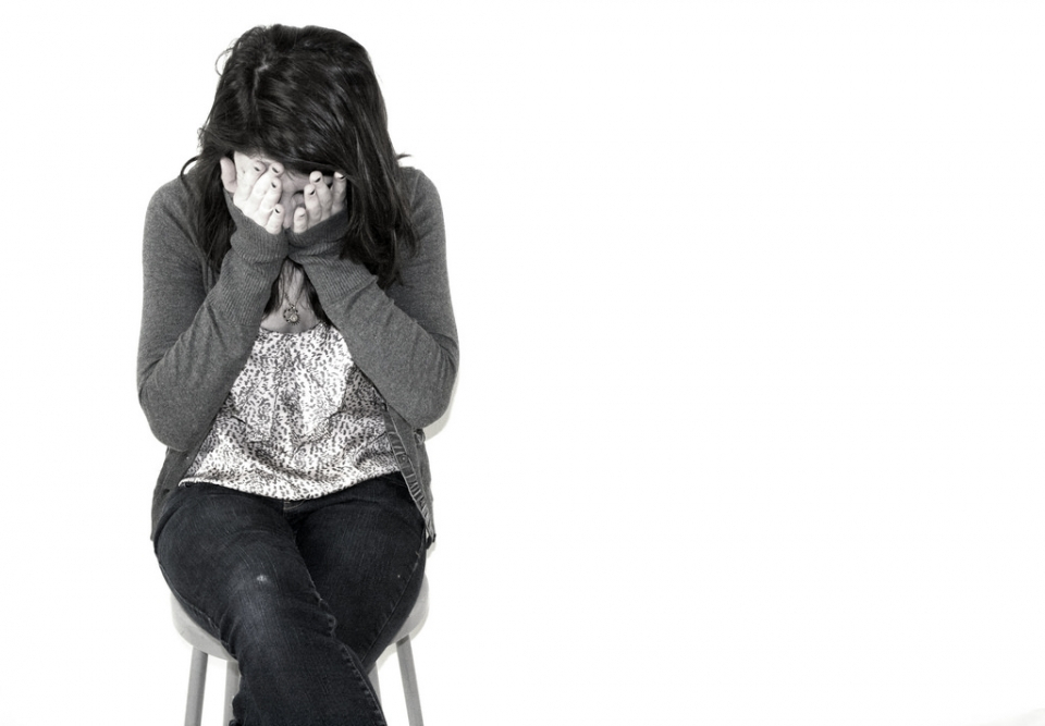 갑작스러운 눈밑떨림, 방치하면 심각한 질환 될 수 있다