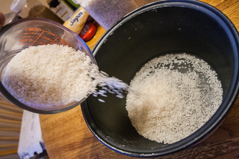 신선한 초밥을 집에서 먹고 싶다면, 손쉬운 '초밥 만들기'