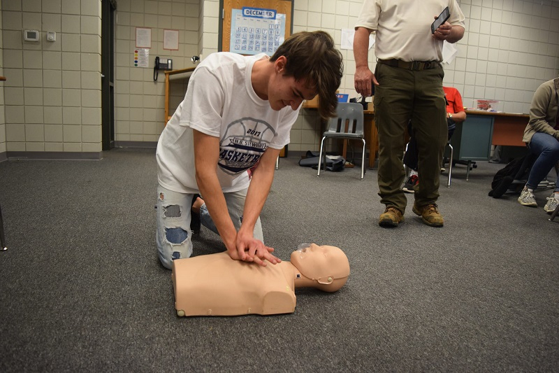 긴급 상황에 골든타임 지킬 수 있는 '심폐소생술 순서' 알아보기