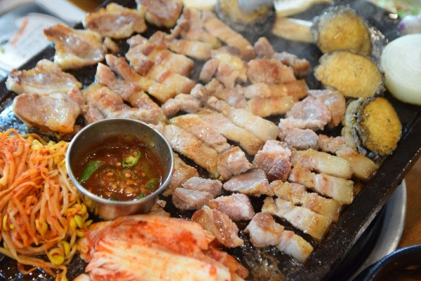 제주 흑돼지거리 맛집 '돈향기', 제주 돼지고기 판매 인증점 다양한 서비스 제공