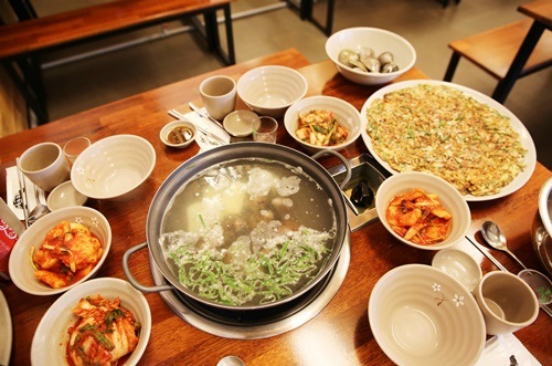 인천 송도 맛집 '백합칼국수 1호점' 차별화된 백합칼국수로 인천 데이트코스로도 적격