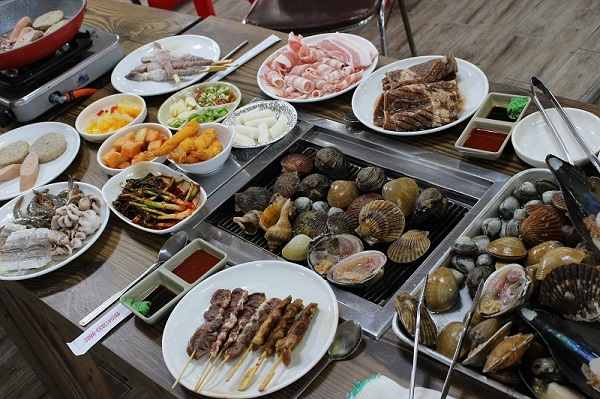 조개구이와 육해공을 무한리필로 즐기는 보령 맛집 '대천가자조개구이'