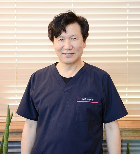 임플란트 시 절개로 인한 통증 두렵다면 무절개 임플란트가 해결책