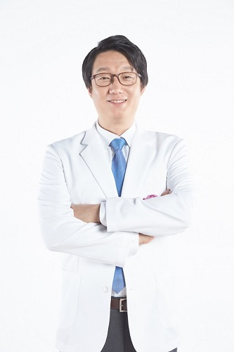 청소년여드름과 성인여드름 다르게 치료해야 한다