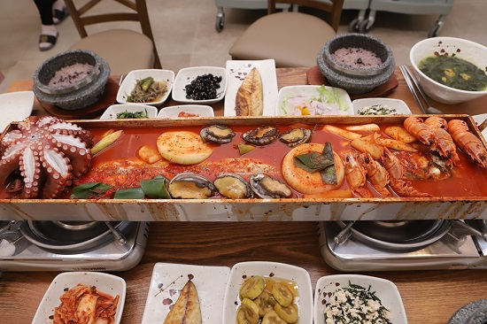 제주도 여행지에서 경험하는 특선 중문 통갈치조림 맛집, 색달식당