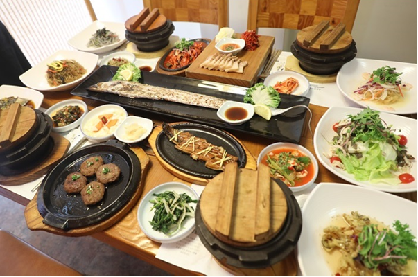 제주도 한정식을 합리적인 가격으로 맛볼 수 있는 마포 맛집 '색동저고리'
