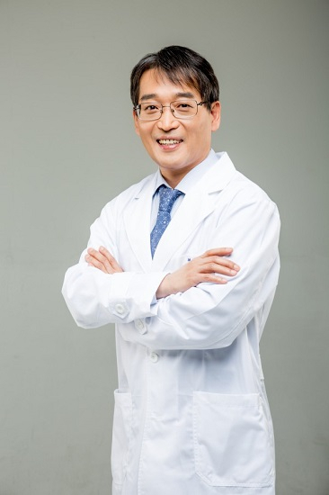 눈밑지방재배치로 동안성형 완성?