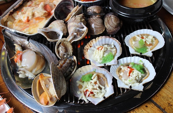을왕리 맛집 '한판떠', 휴가시즌을 맞이 조개구이 선보여