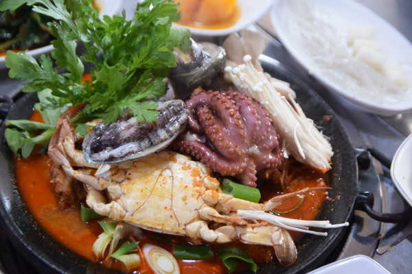 애월 한담해변 향토음식점 '백번가든',  전복낙지김치찜 맛집으로 이름 알려