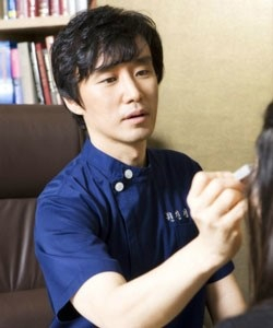 턱관절장애로 인한 '안면비대칭', 얼굴의 중심부터 바로 잡아야