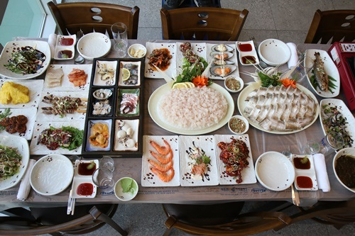 여수맛집 '나폴리횟집'서 여수 식도락여행 할 수 있어