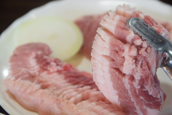중문 저녁식사를 위한 흑돼지 맛집 '제주 중문흑돼지', 다양한 시설과 서비스 제공