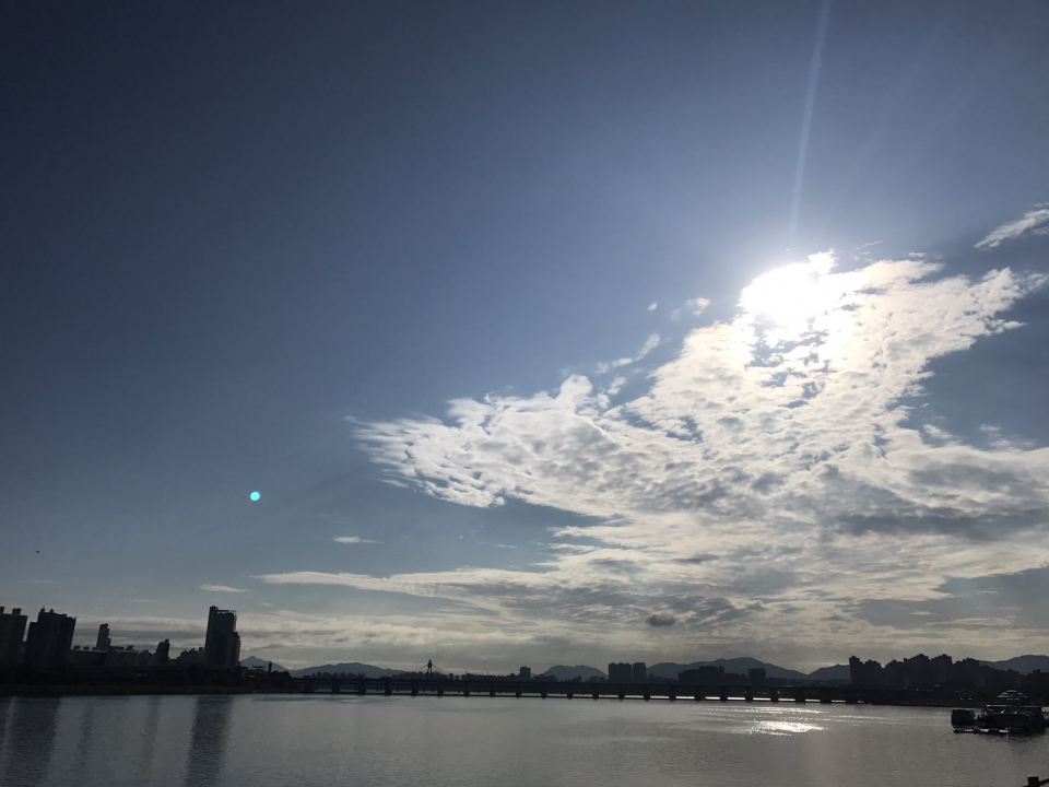 [기상예보] 서울, 인천, 경기, 대전, 세종 및 제주도 날씨, "중부지방 흐림, 남부지방 장마 이어져"