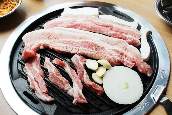 장보고 구워먹는 청주 율량동 맛집, 넓은 홀로 회식장소로도 적합!