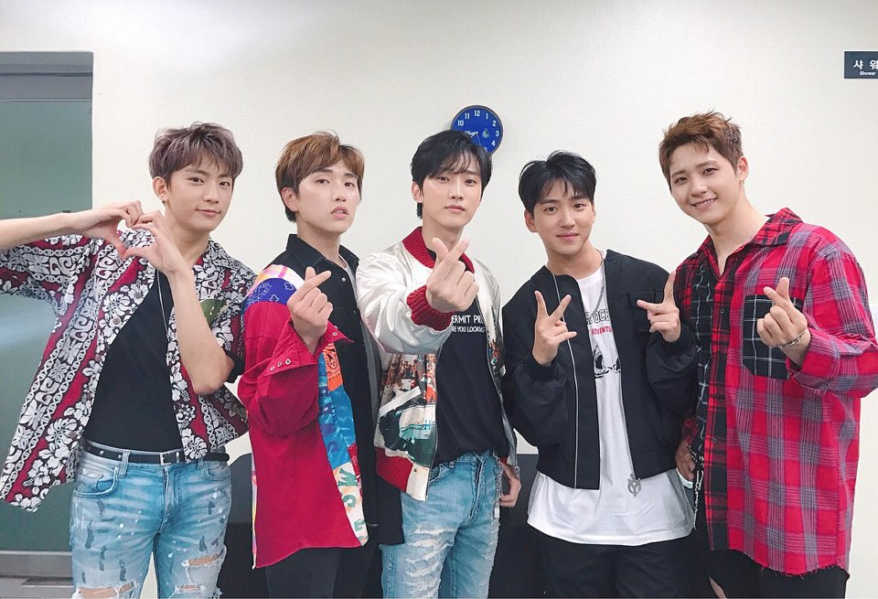 "열정의 레드 포인트" 롯데 패밀리 콘서트 'B1A4' 흥나는 무대
