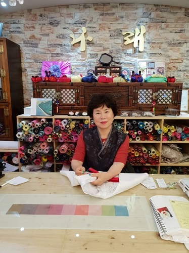 '20년 경험, 2천 벌 보유' 청주 한복대여 '나래혼수방' 본식 한복 50% 할인 이벤트