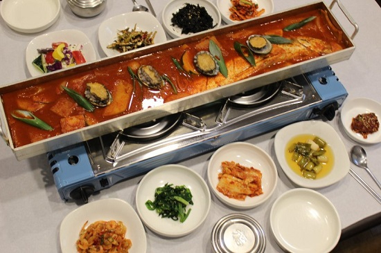 제주도 서귀포시 중문 맛집 '기원뚝배기', 특제양념 들어간 통갈치조림 주문 시 생전복 무료