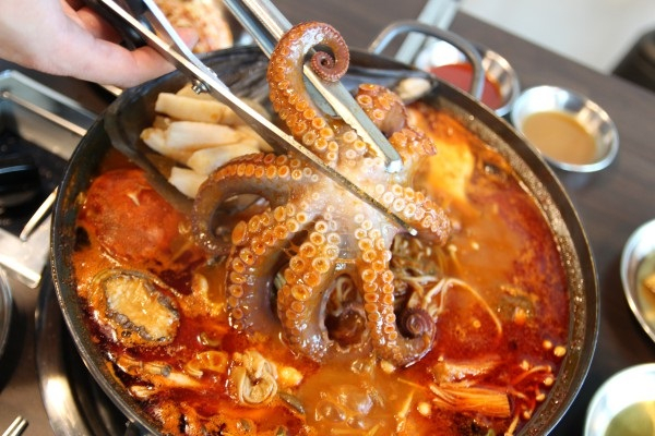 신선한 제주시 해물탕 맛집 '탕196', 해물짬뽕감자탕 등 다양한 메뉴 준비