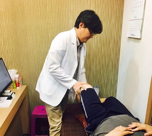 과격한 여름스포츠, 여행 후 무릎관절염 발생할 수 있어
