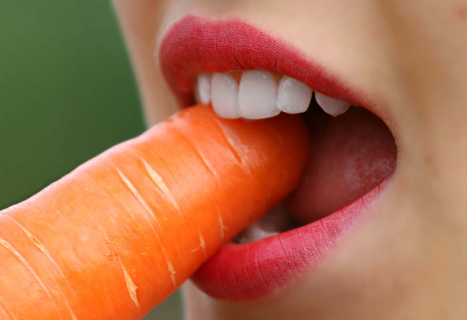입냄새 원인과 없애는 법은?…"생활 속 관리로 간편하게 하는 방법 tip"