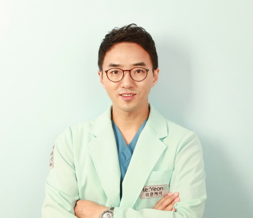 여드름과 여드름붉은자국 동시 치료, 더블아그네스테라피로 개선