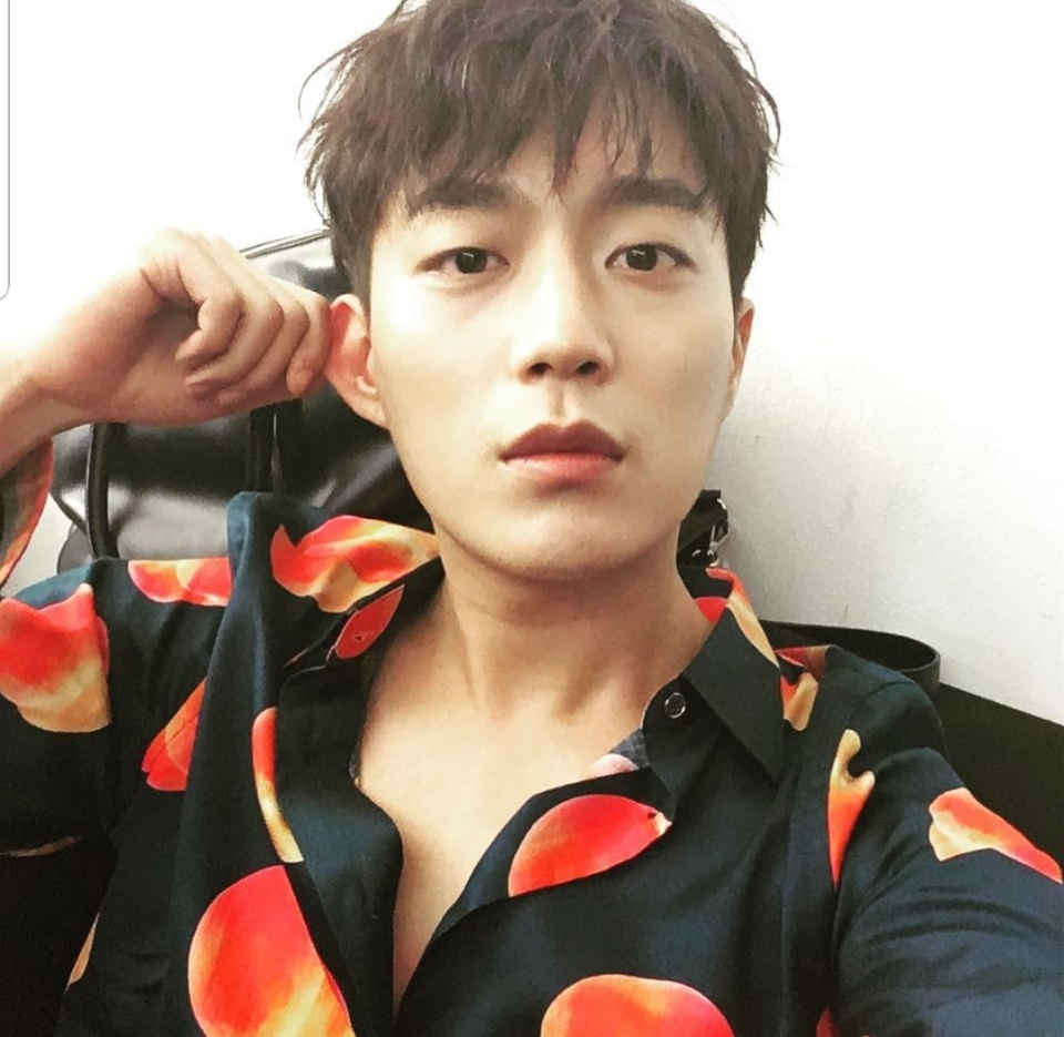 [스타☆톡] '식샤를 합시다3' 윤두준, 원조 남친짤 '두준두준한 일상'