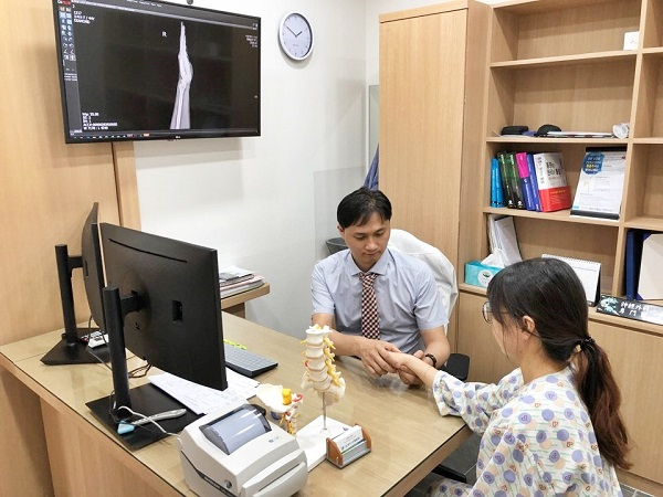 시큰하고 저린 손목통증이 발생한다면 손목터널증후군 의심해야