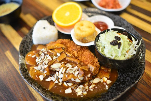 성산일출봉, 섭지코지를 품은 제주 돈까스 맛집 '일출봉 돈까스(구 봉유돈까스)'