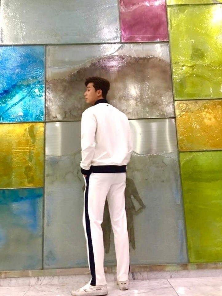 [스타☆톡] '김비서가 왜그럴까' 박서준, '이녀석, 기럭지가 남다르네'