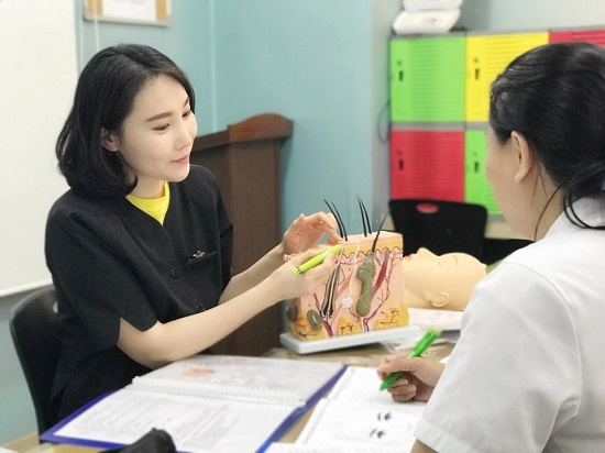 반영구화장교육학원, 시술 시 '고객의 마음' 먼저 고려해야