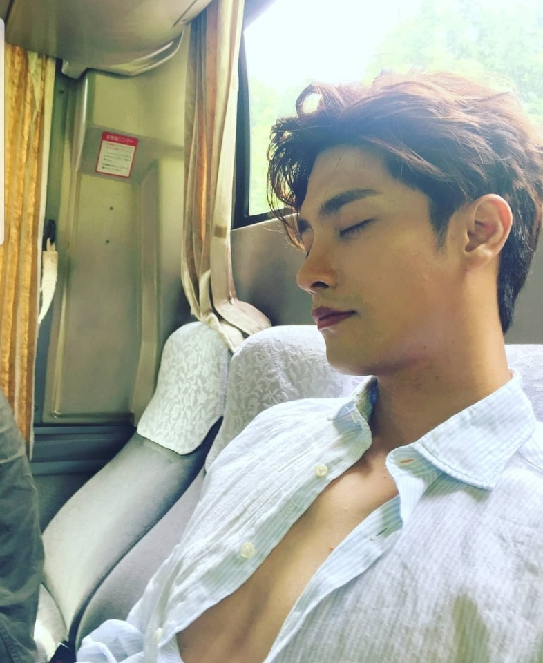 [스타☆톡] '나혼자산다' 성훈, 똥 싸던 모습 어디에? '섹시한 배우 포스'