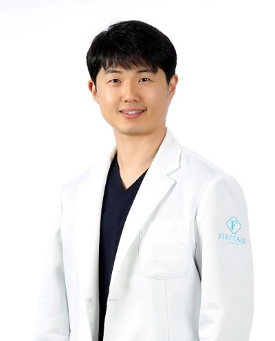 치아 전체 소실 시 임플란트 틀니가 일반 틀니보다 나은 장점은?