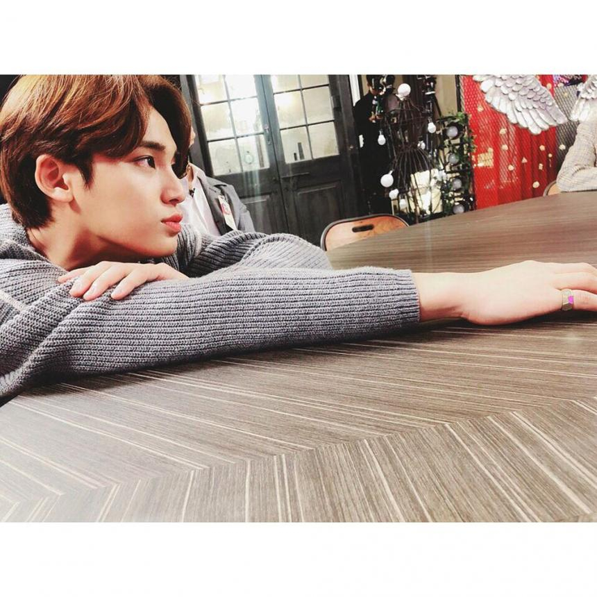 [스타☆톡] '최화정의 파워타임' 세븐틴(SVT) 민규, 베일 듯한 턱선으로 시선강탈