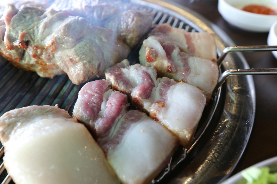 협재해수욕장 인근 제주 한림 맛집 도민상회, 제주도 현지인이 방문하는 흑돼지 맛집으로 알려져