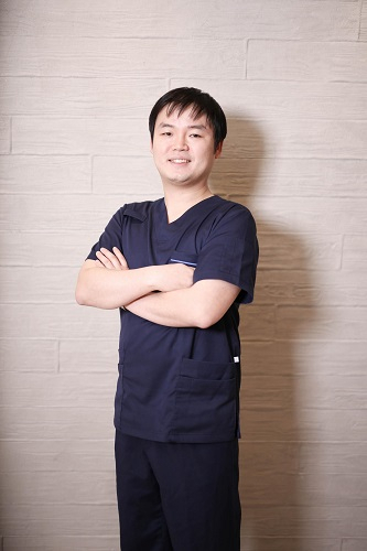 넓적하고 큰 얼굴 '안면윤곽주사'로 이중턱과 리프팅 개선 가능, "효과적인 시술을 위한 주의사항은?"