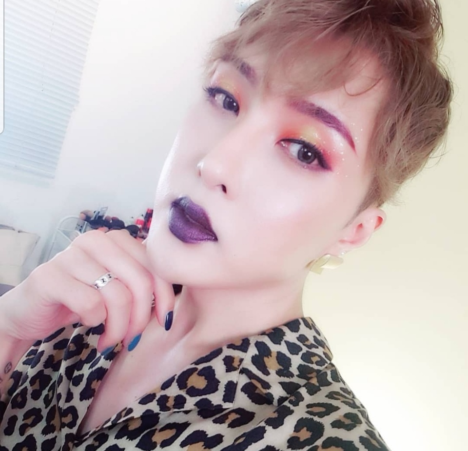 [스타☆톡] 여자보다 예쁜 '김기수', 파격 입술 메이크업 선보여