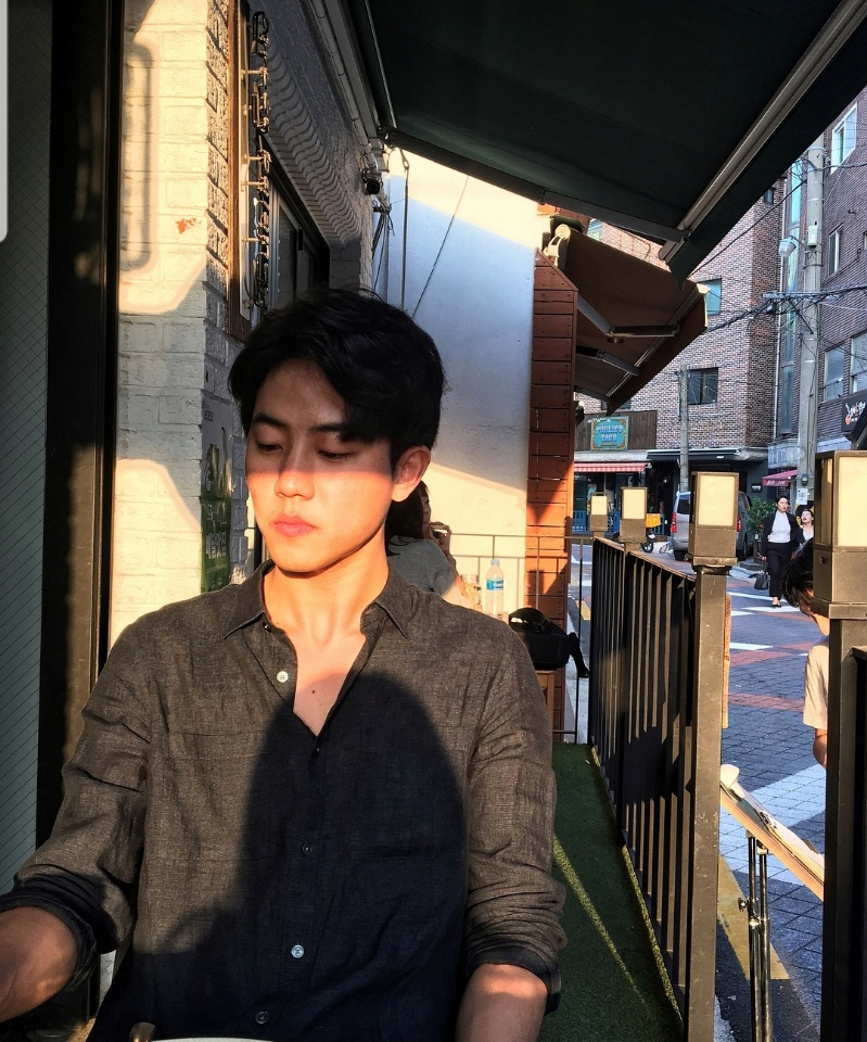 [스타☆톡] '문제적남자' 이규빈, 섹시한 쇄골라인 '남친짤 생성'