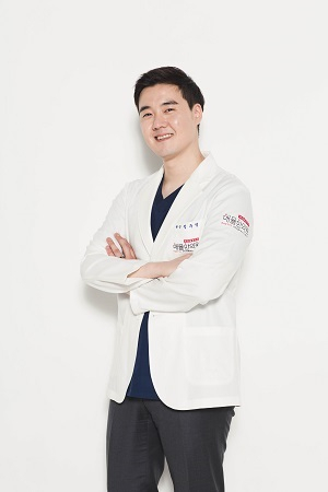 헷갈리는 여드름과 모낭염, 원인 정확하게 파악 후 다르게 치료해야