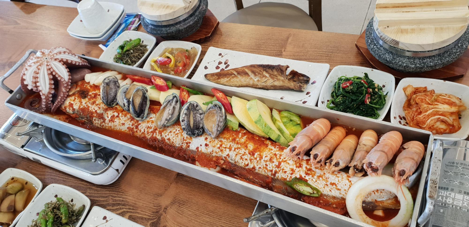 아름다운 제주도 서귀포 앞바다 구경할 수 있는 중문 갈치조림 맛집, 색달식당