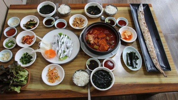 푸른 제주도 성산일출봉 맛집 '청운식당', 아침식사 가능한 향토음식점으로 알려져