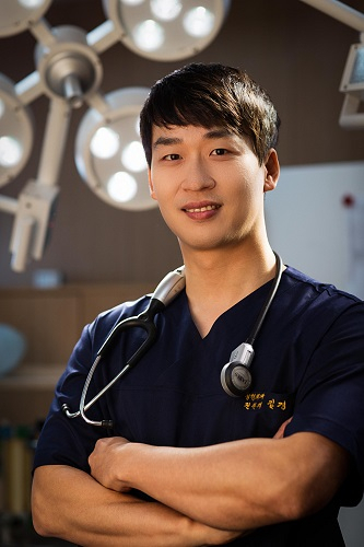 눈성형, 트렌드 따르기보다 본인에게 맞는 눈매 라인 디자인해야
