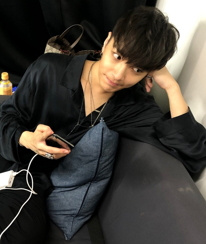 [스타☆톡] '나혼자산다' 쌈디, 염색 후 올블랙 패션 '까리하네~'