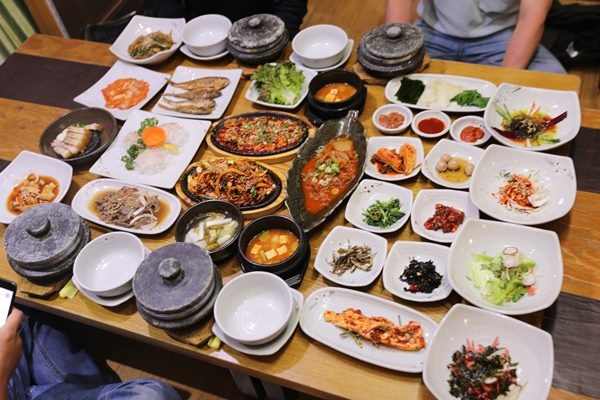 거제도여행의 묘미 식도락 한상 가득 제공하는 거제도 맛집 '물레방아한정식'
