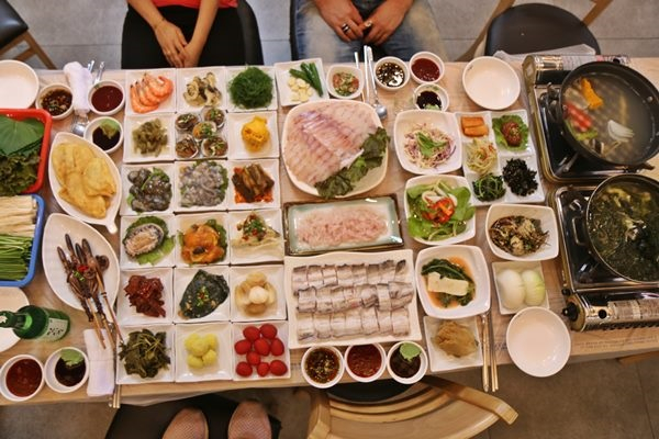 여수여행코스추천 여름별미 하모를 맛볼 수 있는 여수 맛집 '사계절횟집'