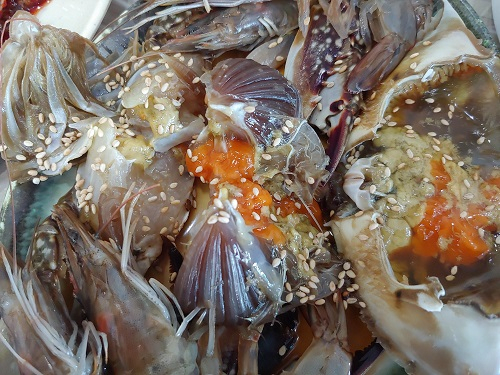 안면도 맛집 '시골밥상', 알이 많고 살이 꽉 찬 암꽃게로 만든 게국지의 진정한 맛