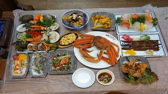 인천에서 대게 맛집으로 알려진 소래포구 횟집, '성복수산'